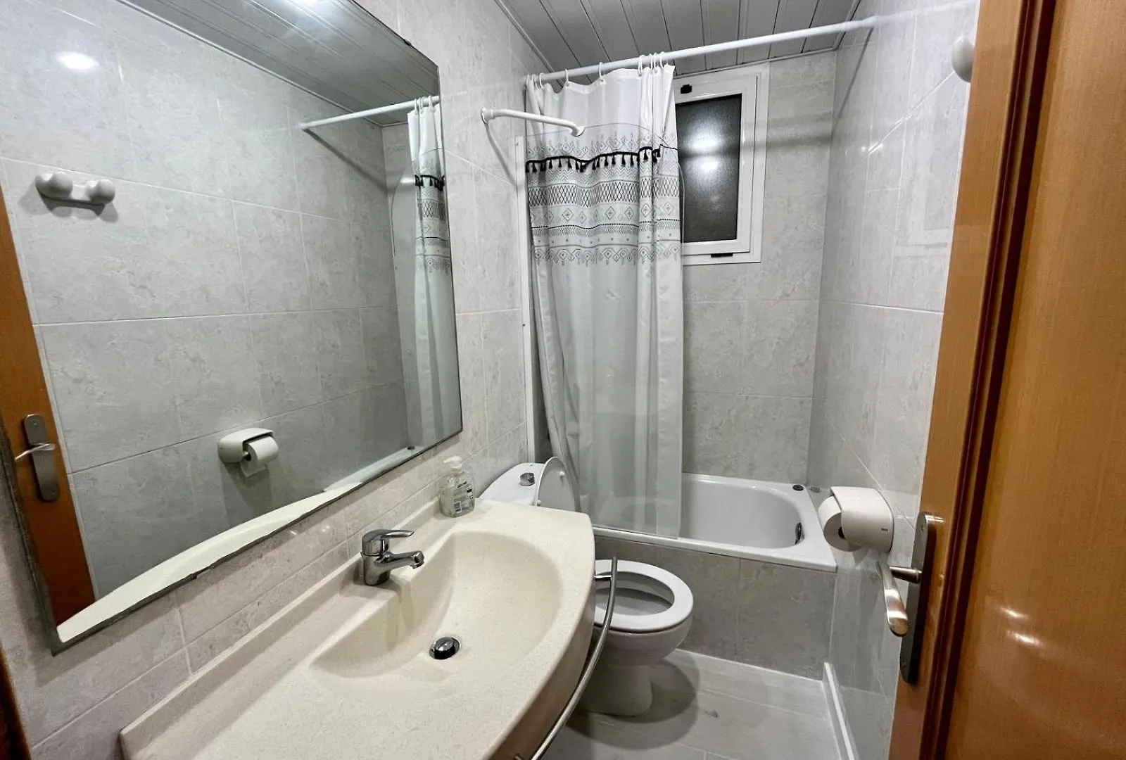 Apartment Chez Chantal 3 Chambres Au Centre Touristique De Salou Avec Garage Spain
