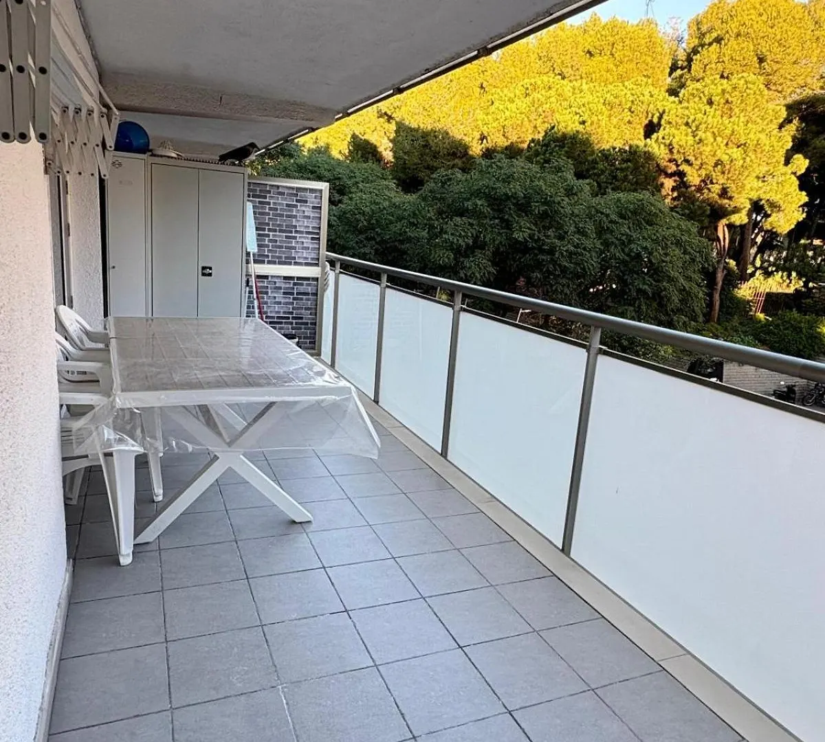 Apartment Chez Chantal 3 Chambres Au Centre Touristique De Salou Avec Garage Spain